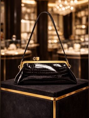 ✨ Elevated Elegance Shoulder Bag – Black Croco Embossed ✨